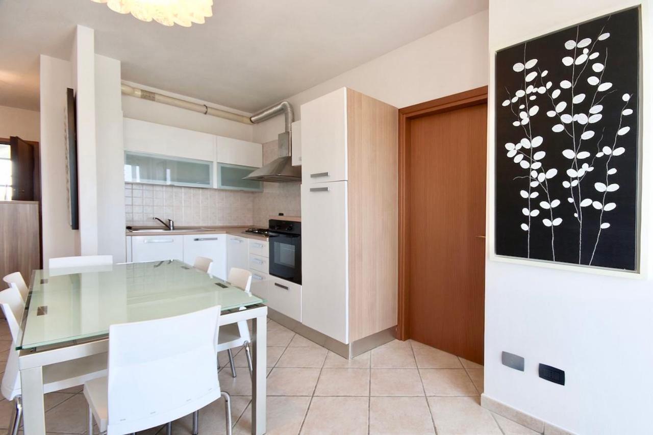 Isa-Apartments 4 Beds In Residence With Swimming-Pool In San Vincenzo, Just 600 Meters From The Sea Eksteriør billede